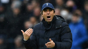 Conte says no quick fix for flaky Tottenham