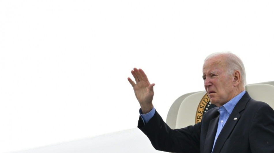 Biden attendu à Hawaï par une population endeuillée et amère