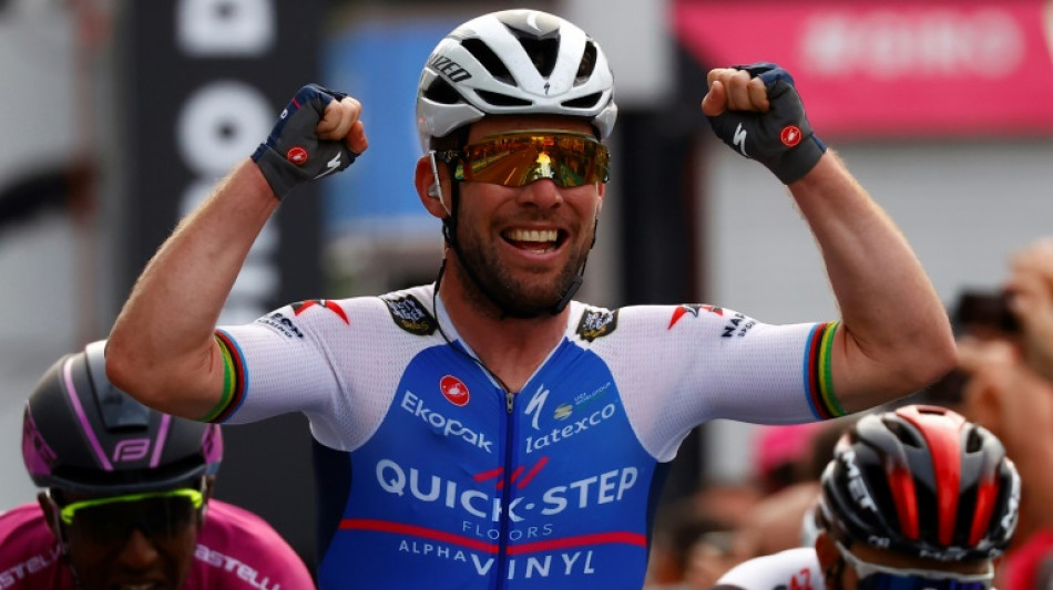 Cavendish storms Giro stage 3, Van der Poel retains lead