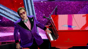 Elton John da positivo al covid-19 y suspende dos shows de gira por EEUU