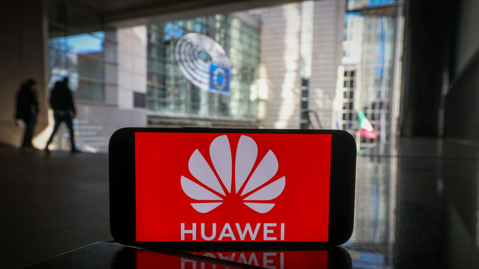 La Commissione Ue sospende contatti e incontri con Huawei