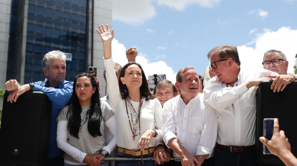  Venezuela, Colombia pronta ad 'accogliere' Corina Machado 