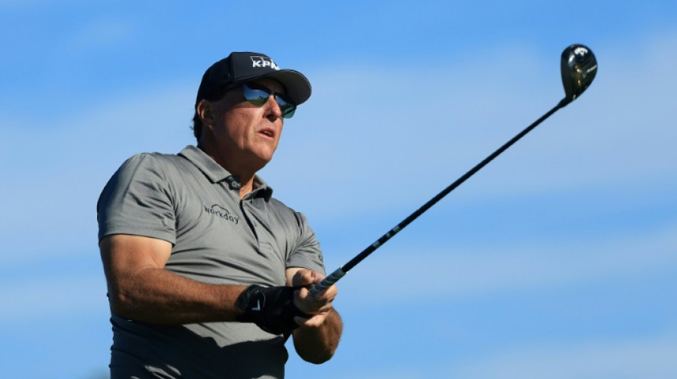 Masters lists Mickelson among those not playing in April