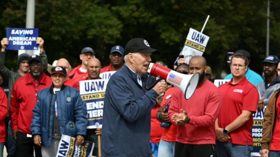 Mais 7.000 trabalhadores se juntam à greve do sindicato UAW, do setor automotivo nos EUA