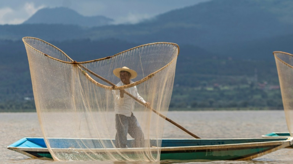 Mexico tries to bring drought-stricken lake back to life