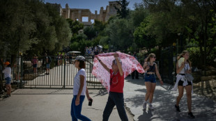 La Acrópolis de Atenas cierra unas horas por la ola de calor en Grecia