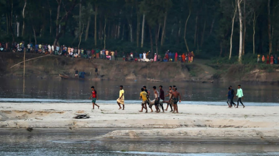 Sube a 68 cifra de muertos por naufragio de embarcación con peregrinos en Bangladés