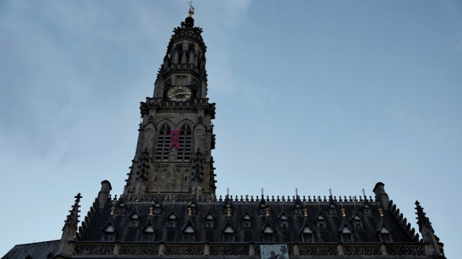 Anschlag auf Lehrer in Arras: Hunderte nehmen an Trauerfeier in Kathedrale teil