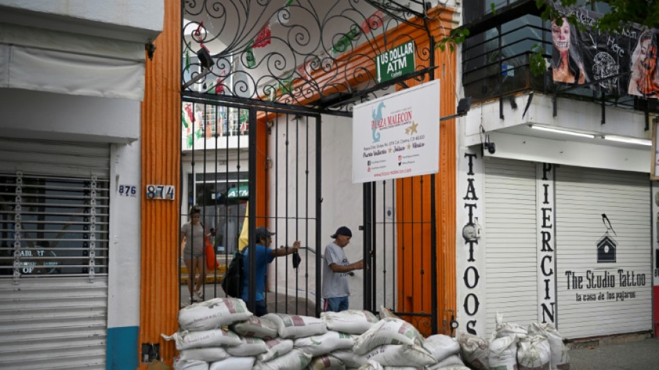 L'ouragan Roslyn faiblit légèrement, rétrogradé en catégorie 3